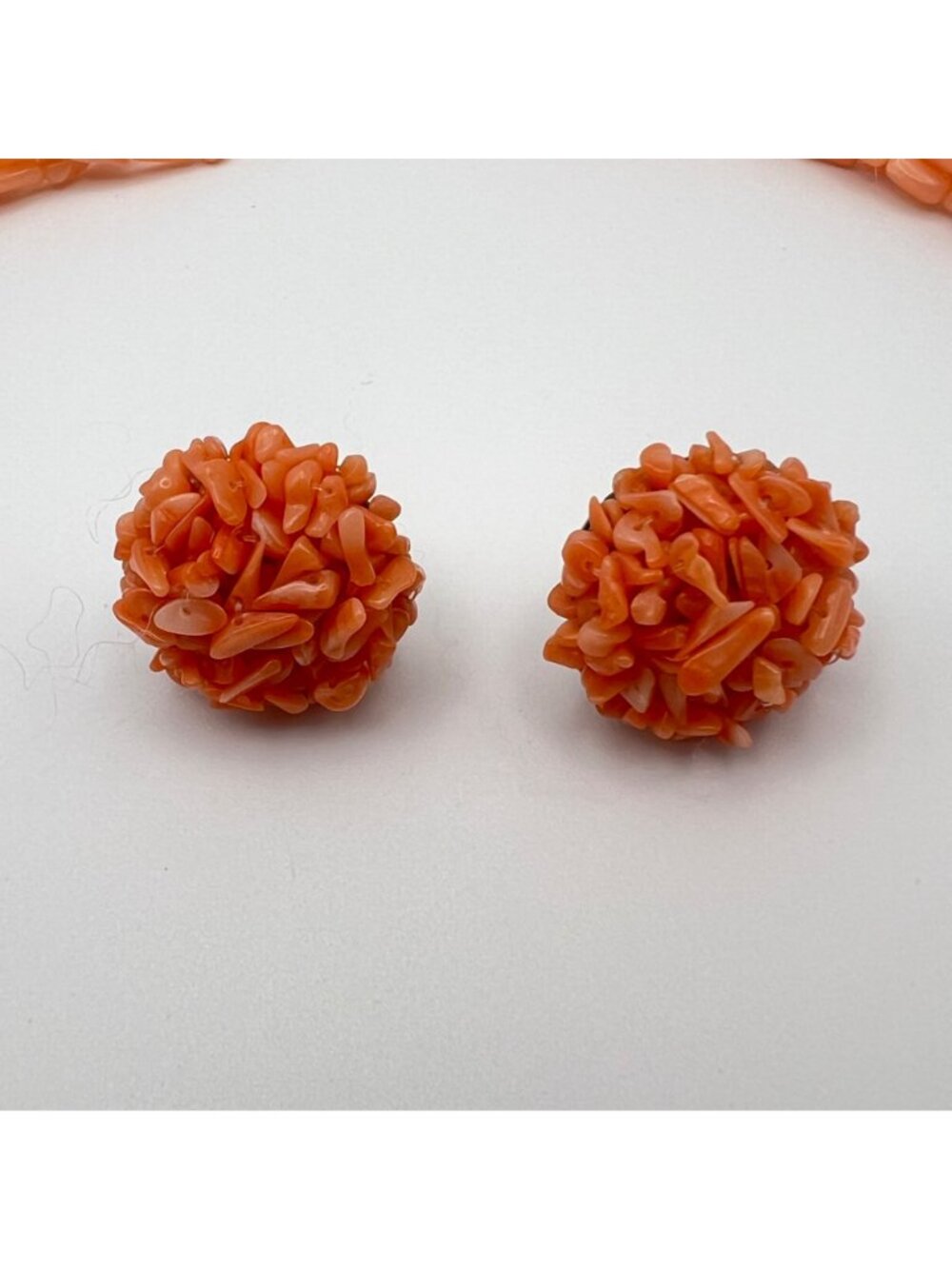 Vintage Salmon Peach Coral 3 Strand Necklace Cluster Earrings Jewelry Set - Picture 3 of 10